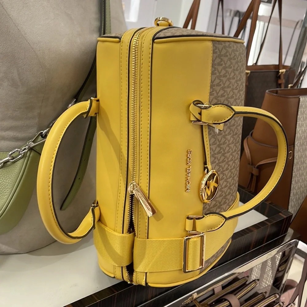 Michael Kors med Duffel Travel Leather/Coated
35S2GTFU2B
DAFFODIL
MD DUFFLE
NWT - Picture 5 of 16